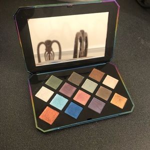 Limited Edition Fenty Beauty Galaxy Palette